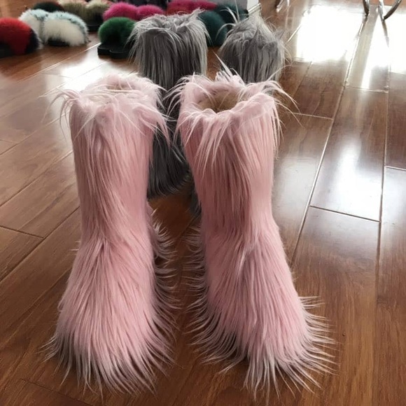 Furry Boots - Picture 2 of 3